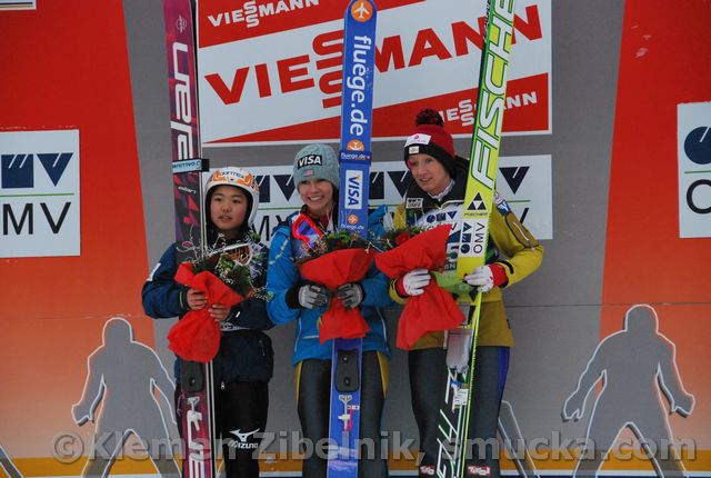 132 Sara Takanashi, Sarah Hendrickson, Daniela Iraschko