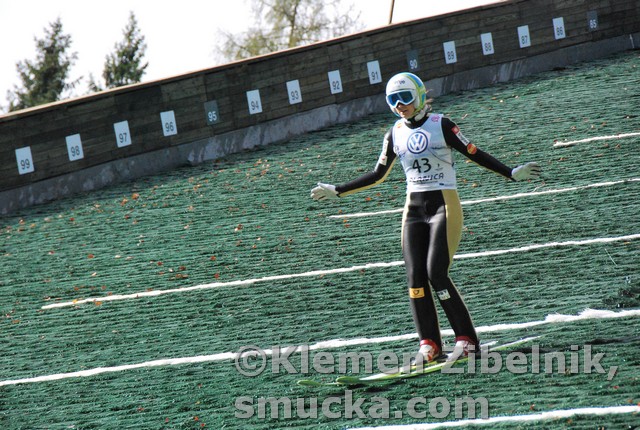 038 Eva Logar