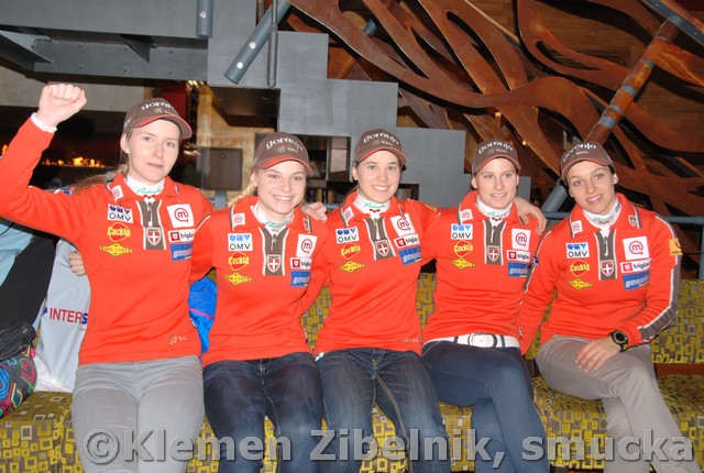003 Katja Pozun, Spela Rogelj, Ursa Bogataj, Eva Logar, Maja Vtic