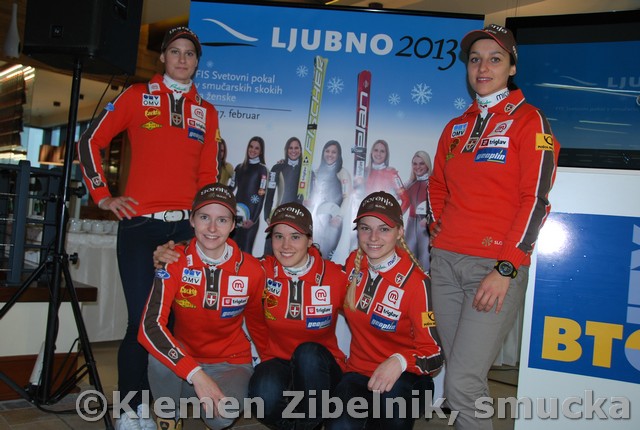 005 Eva Logar, Katja Pozun, Ursa Bogataj, Spela Rogelj, Maja Vtic