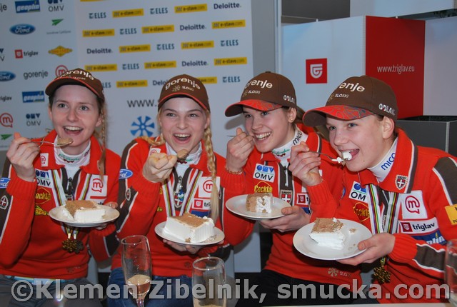 040 Katja Pozun, Spela Rogelj, Ursa Bogataj, Ema Klinec